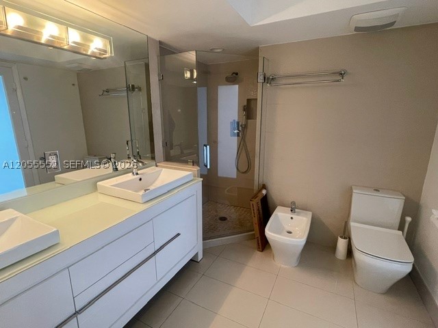 6301 Collins Ave 2402 Property Photo 24