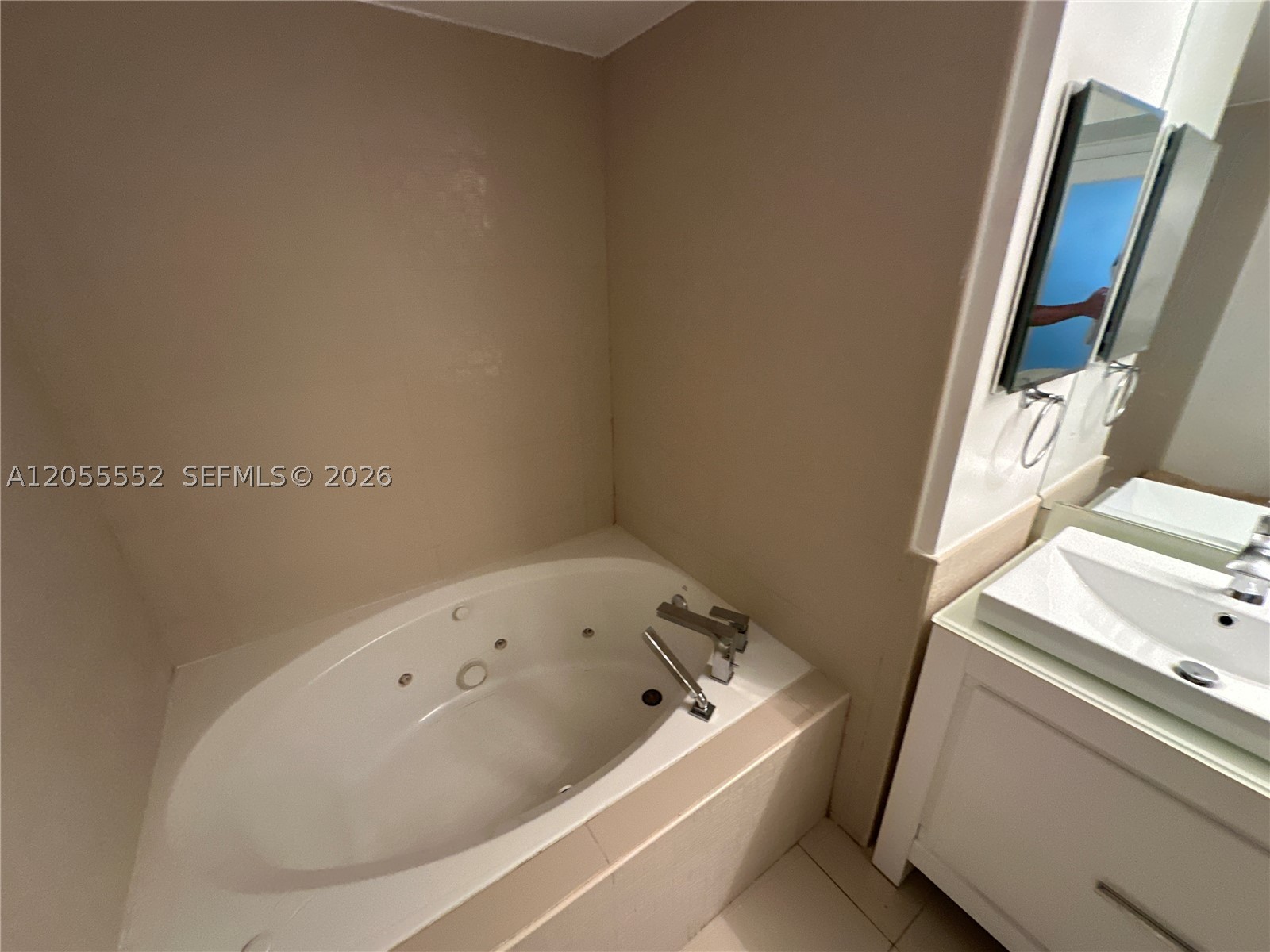 6301 Collins Ave 2402 Property Photo 25