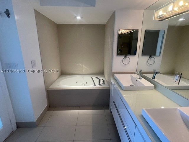 6301 Collins Ave 2402 Property Photo 26