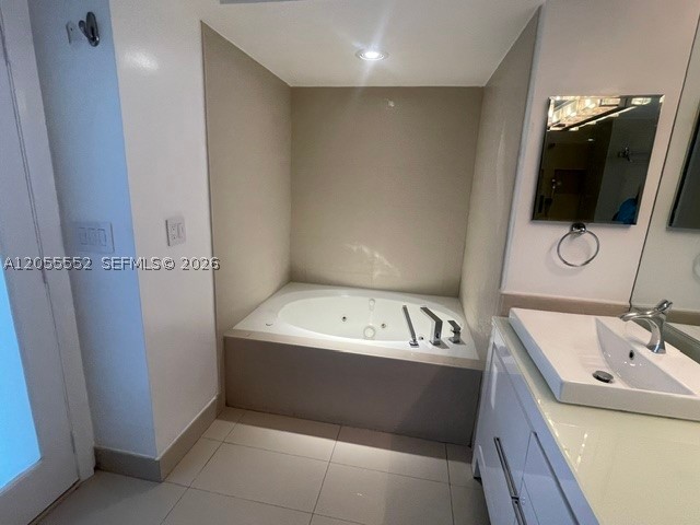 6301 Collins Ave 2402 Property Photo 27