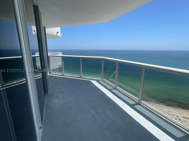6301 Collins Ave 2402 Property Photo 50