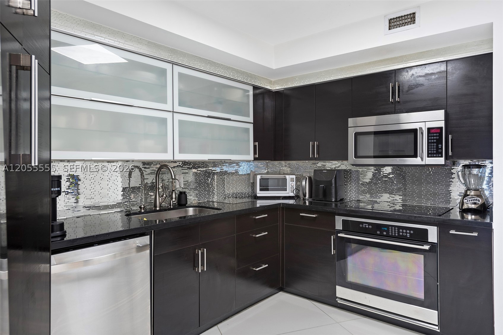 5151 Collins Ave 1420 Property Photo 10