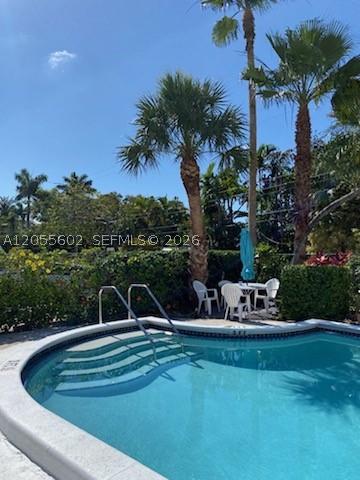 1520 Mckinley St 105e Property Photo 3