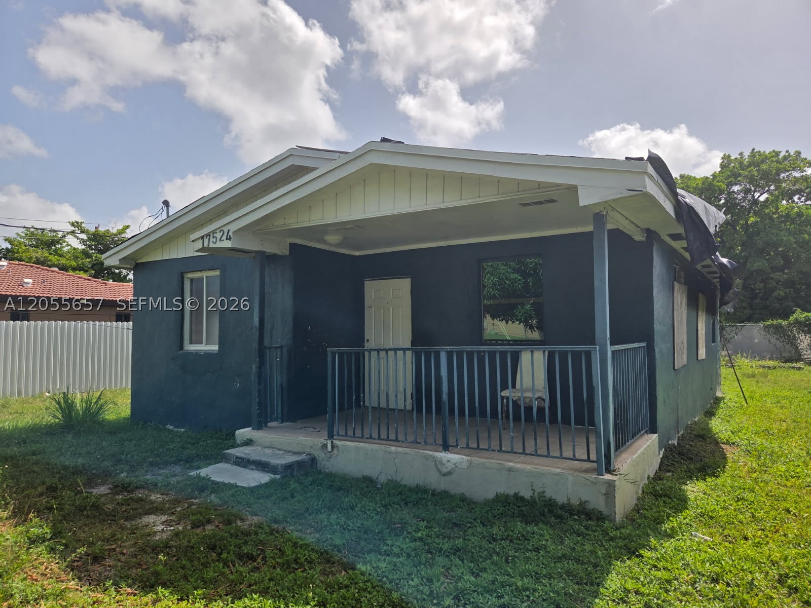 17524 SW 103rd Ave Property Photo 1