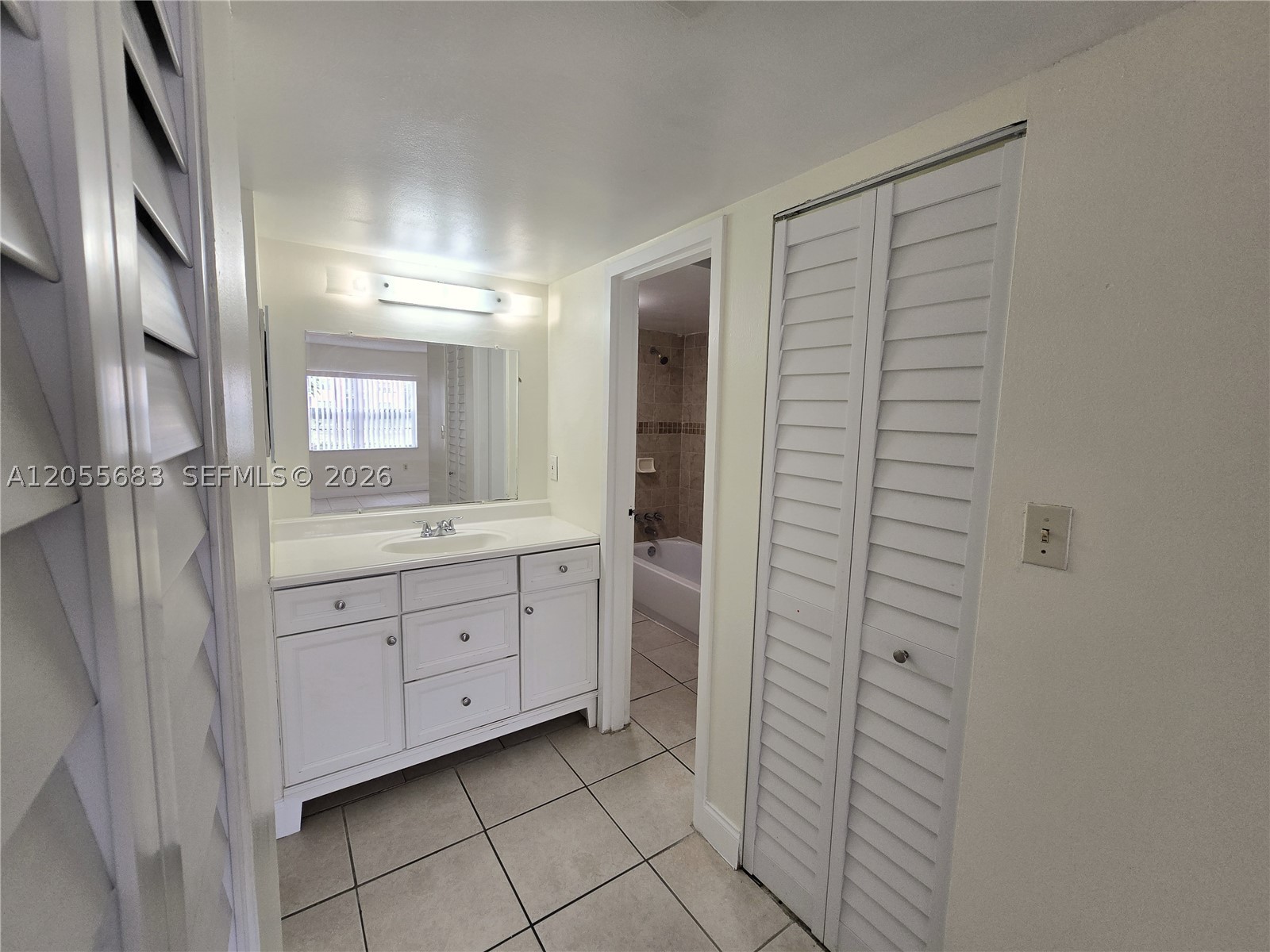 4334 Nw 9th Ave 9-1b Property Photo 9