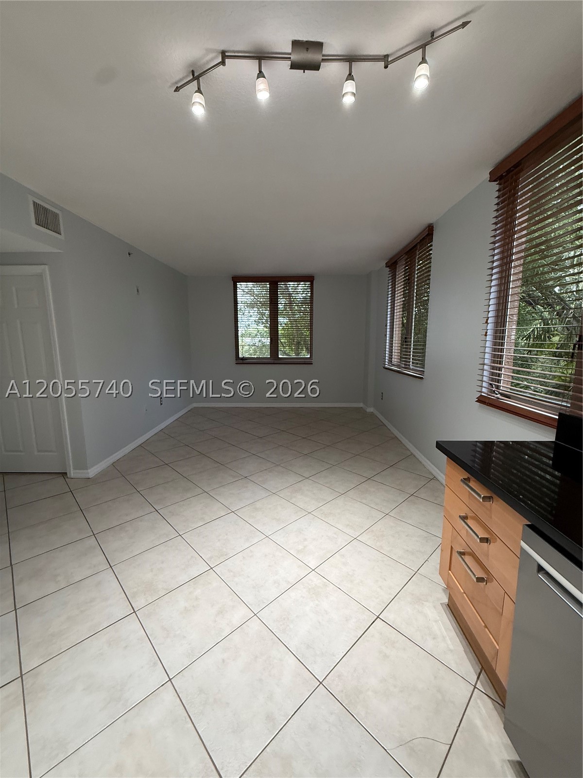 2630 Sw 28th St 33 Property Photo 11