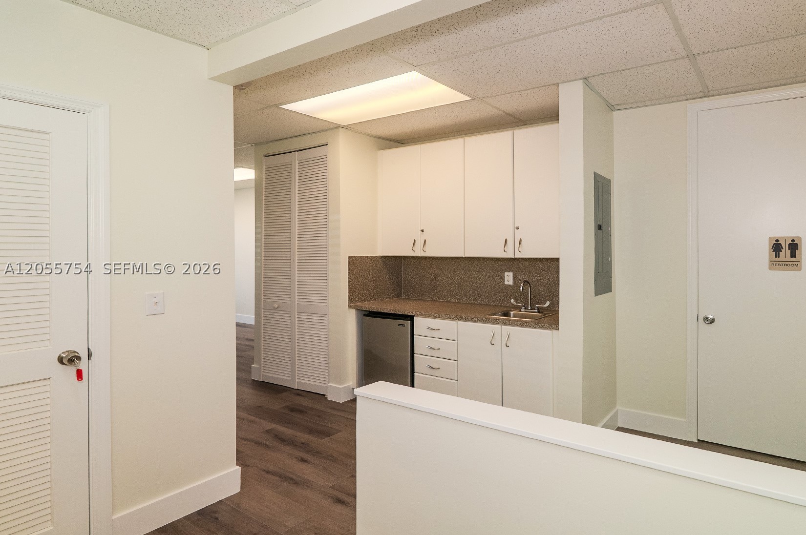 5220 S University Dr 109c Property Photo 7
