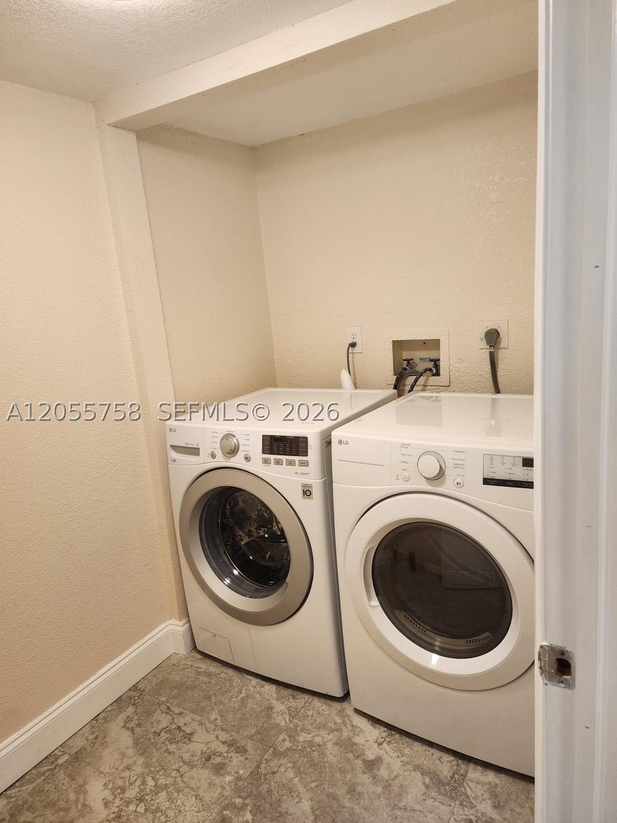 11130 N Lakeview Dr 1 Property Photo 8