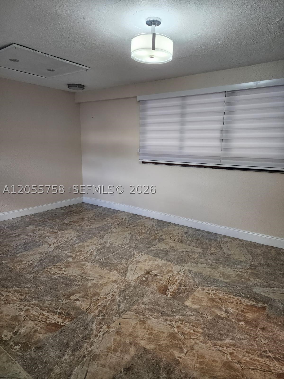 11130 N Lakeview Dr 1 Property Photo 18
