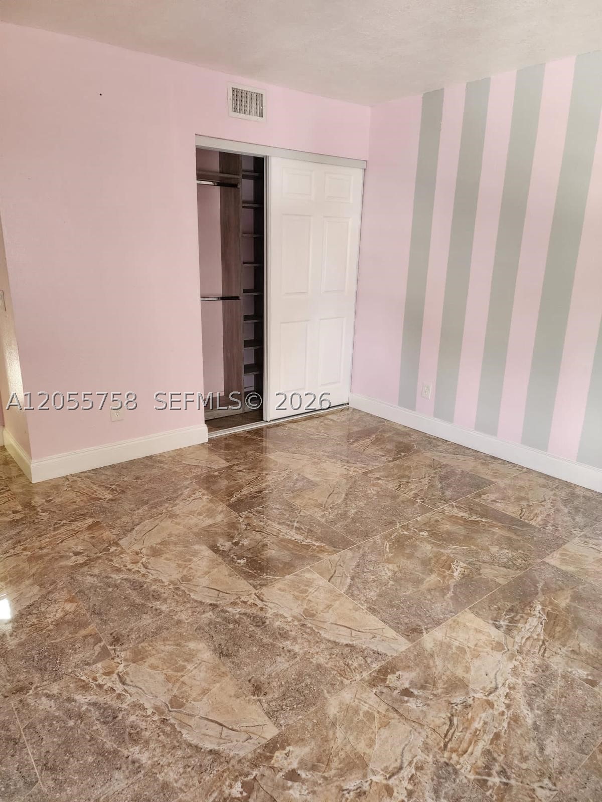 11130 N Lakeview Dr 1 Property Photo 25