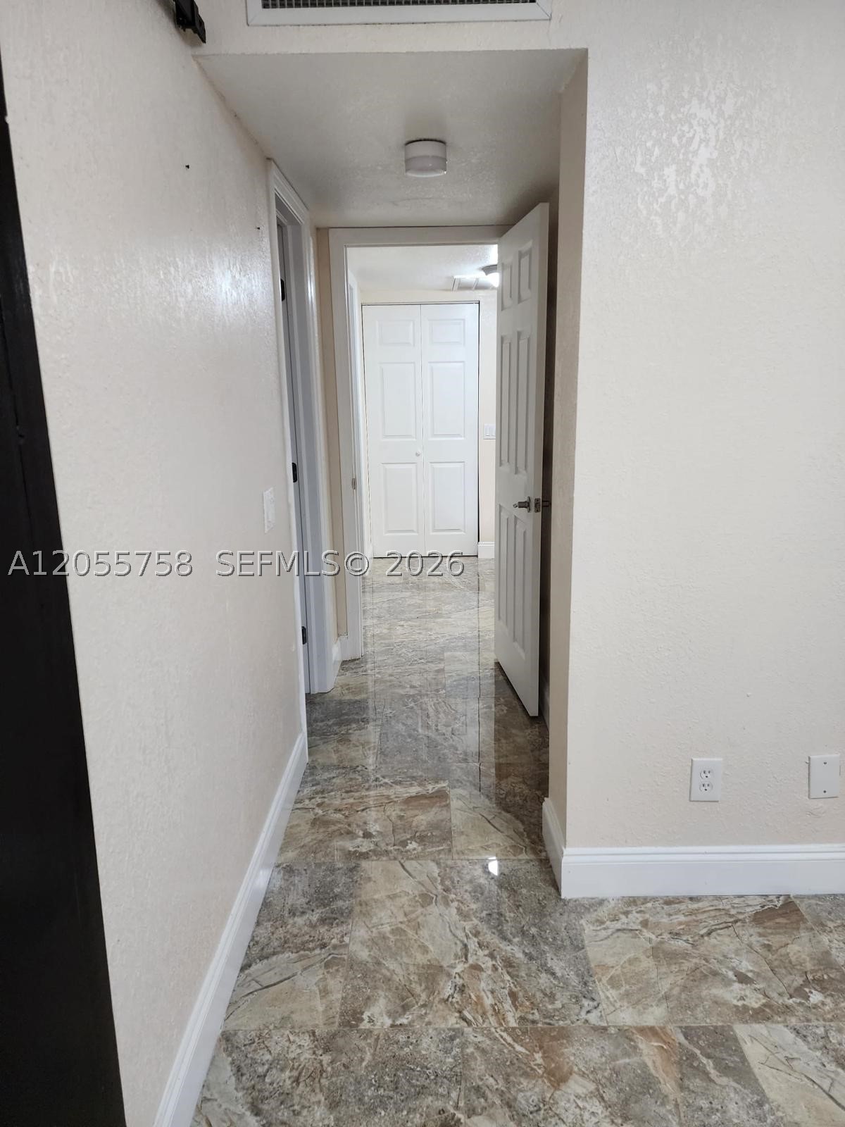 11130 N Lakeview Dr 1 Property Photo 28