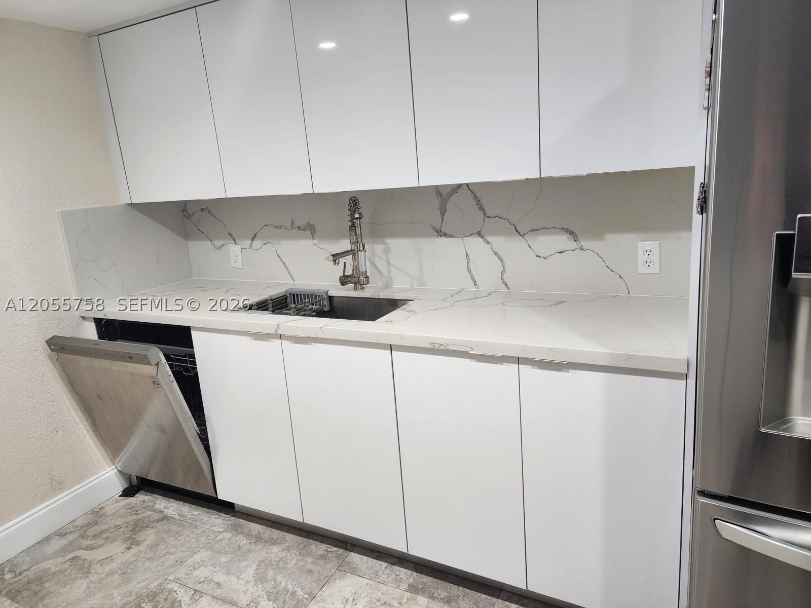 11130 N Lakeview Dr 1 Property Photo 31