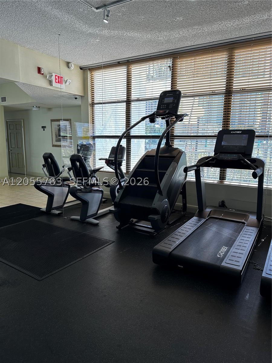 800 Parkview Dr 412 Property Photo 14