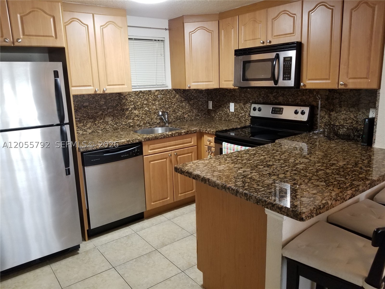 8290 Lake Dr 440 Property Photo 3