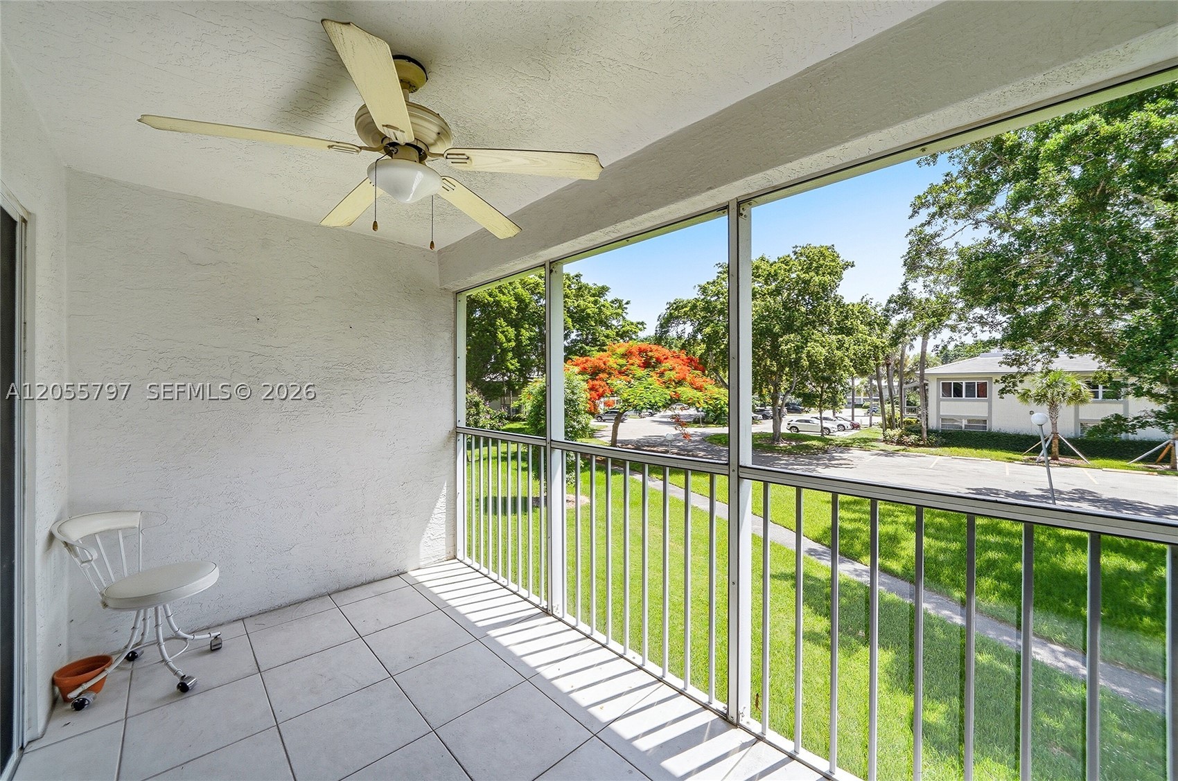 1105 Bahama Bnd F2 Property Photo 27