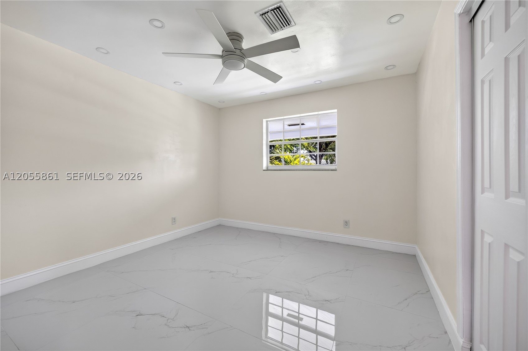 4225 Monroe St Property Photo 11