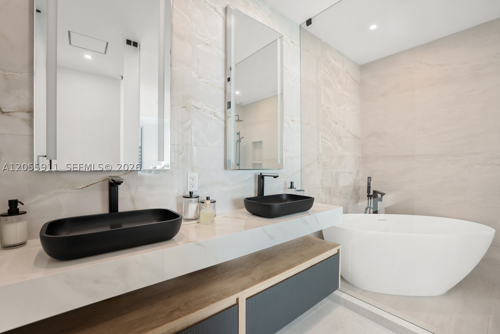 7930 East Dr 1208 Property Photo 16