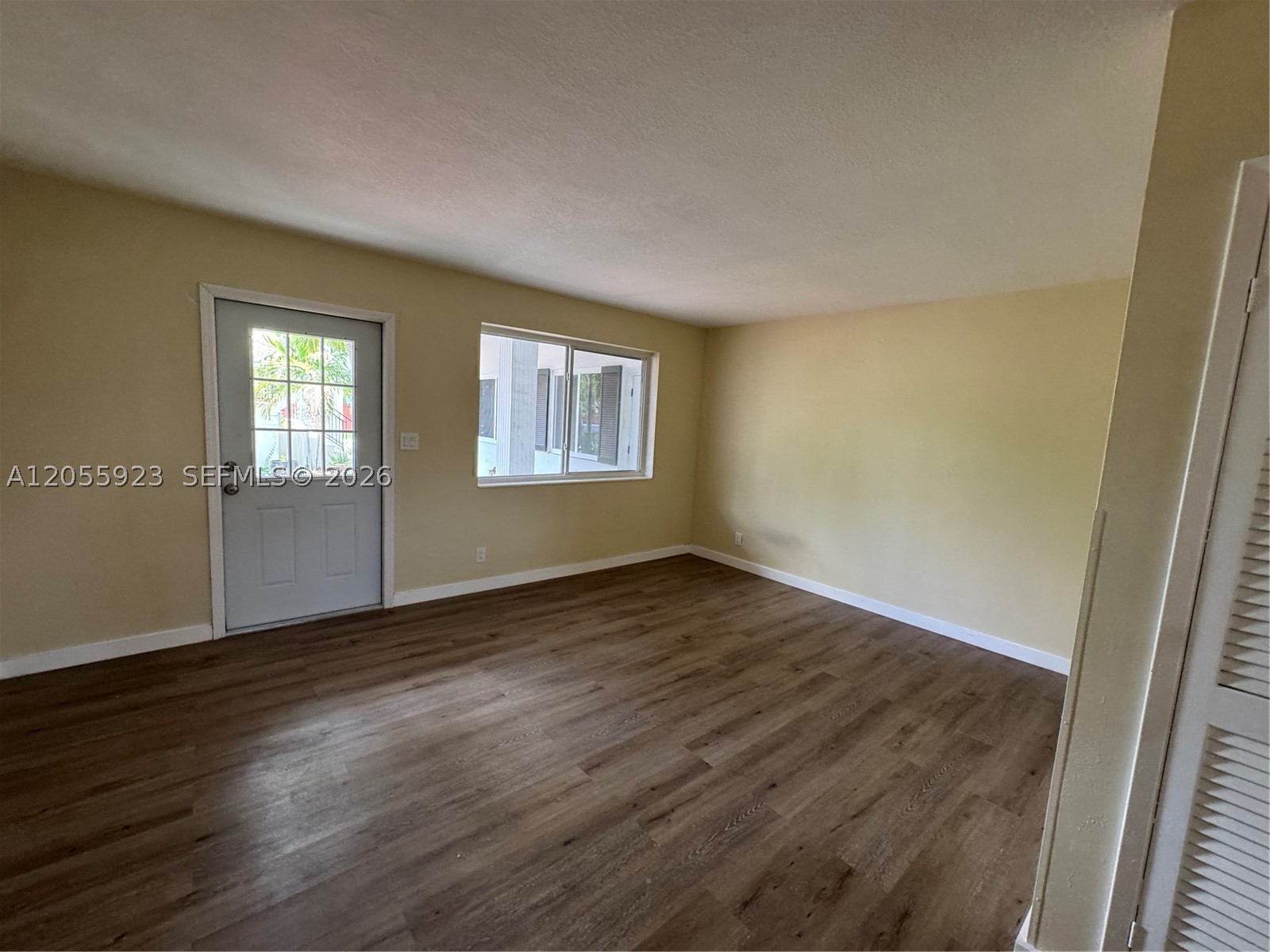 707 S 19th Ave 1 Property Photo 1