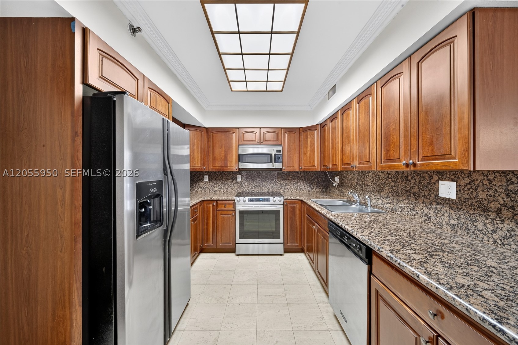 3600 Mystic Pointe Dr 310 Property Photo 3