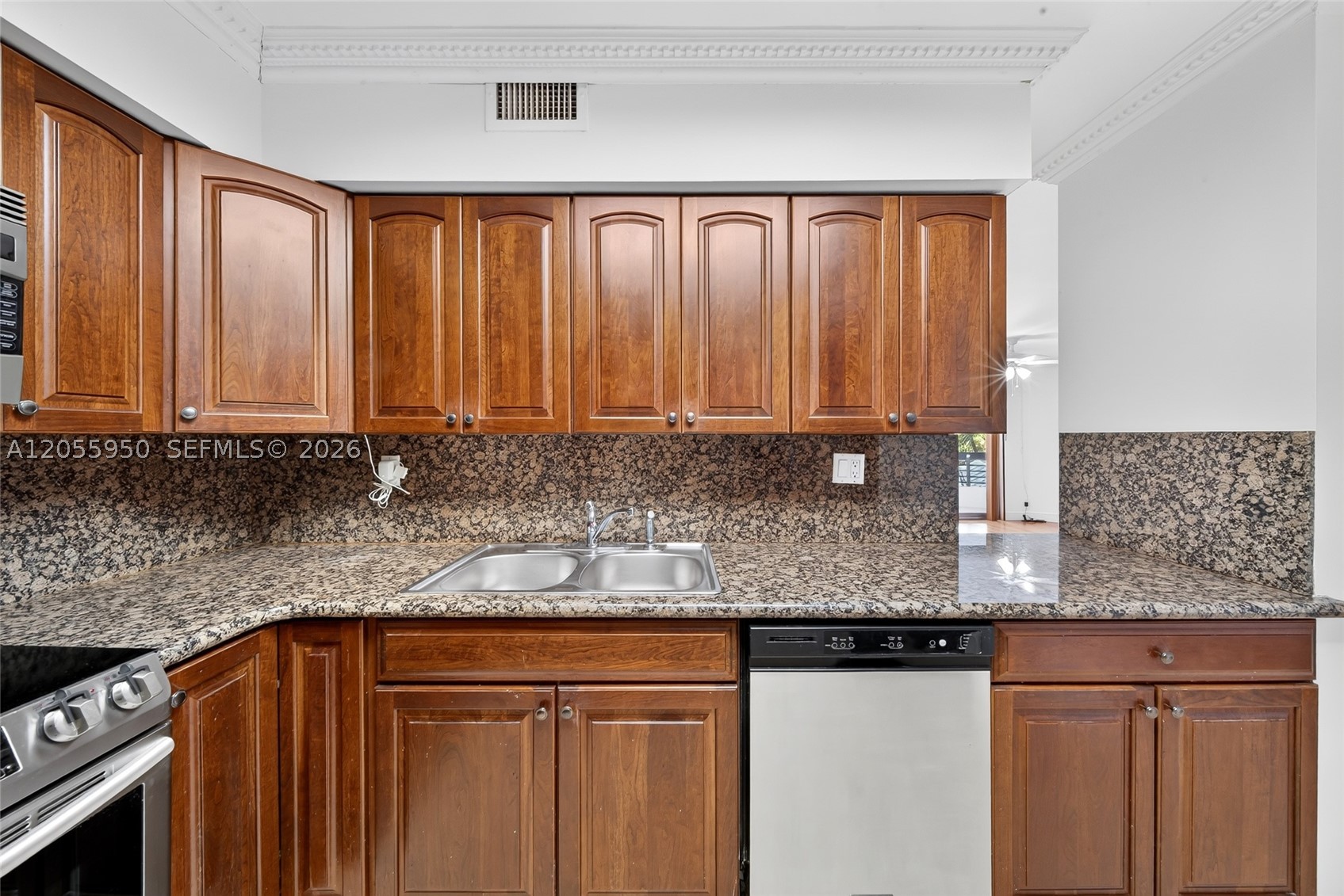 3600 Mystic Pointe Dr 310 Property Photo 5