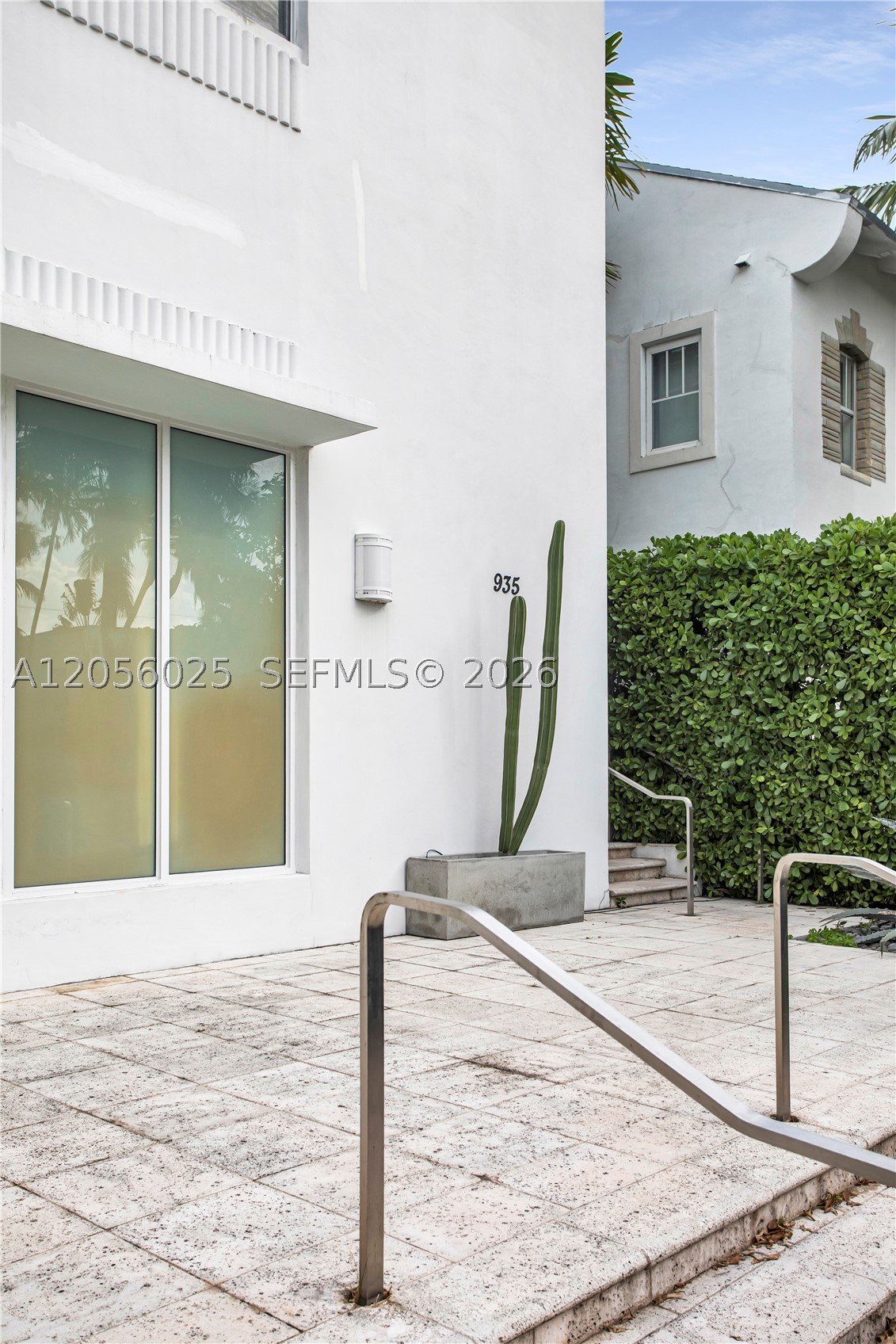 935 Euclid Ave 8 Property Photo 10