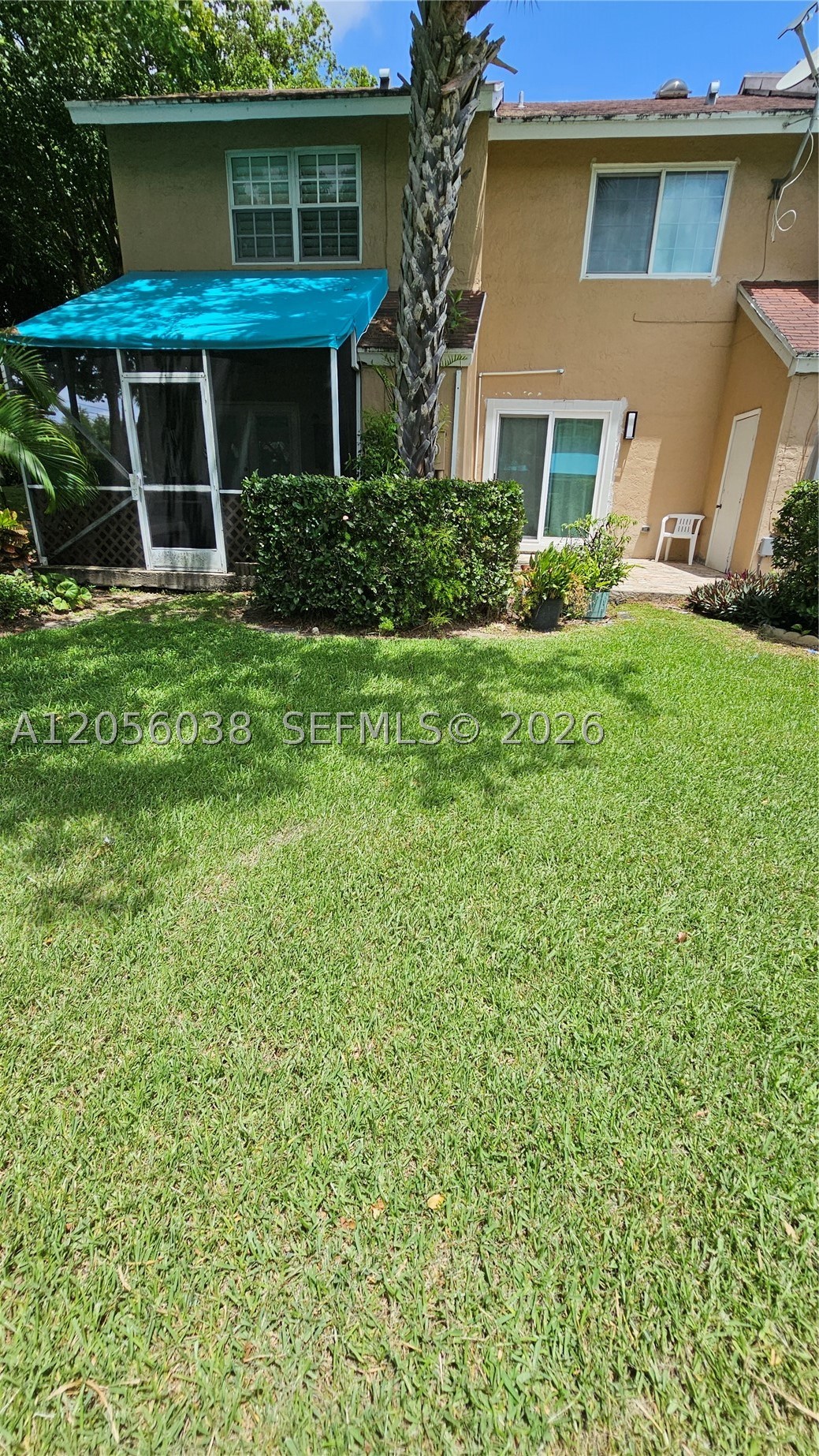 7252 Woodmont Ave Property Photo 5