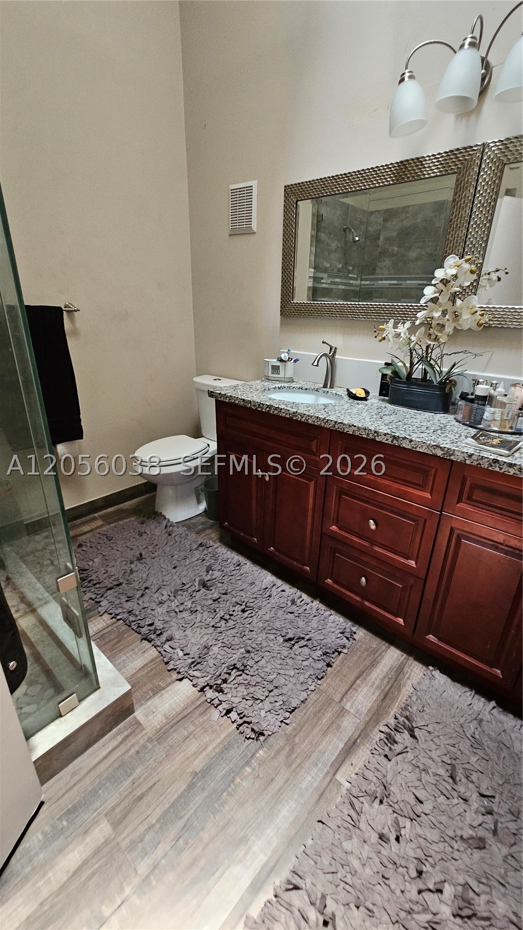 7252 Woodmont Ave Property Photo 40