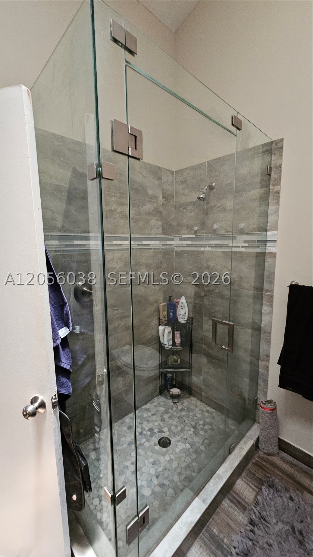7252 Woodmont Ave Property Photo 44
