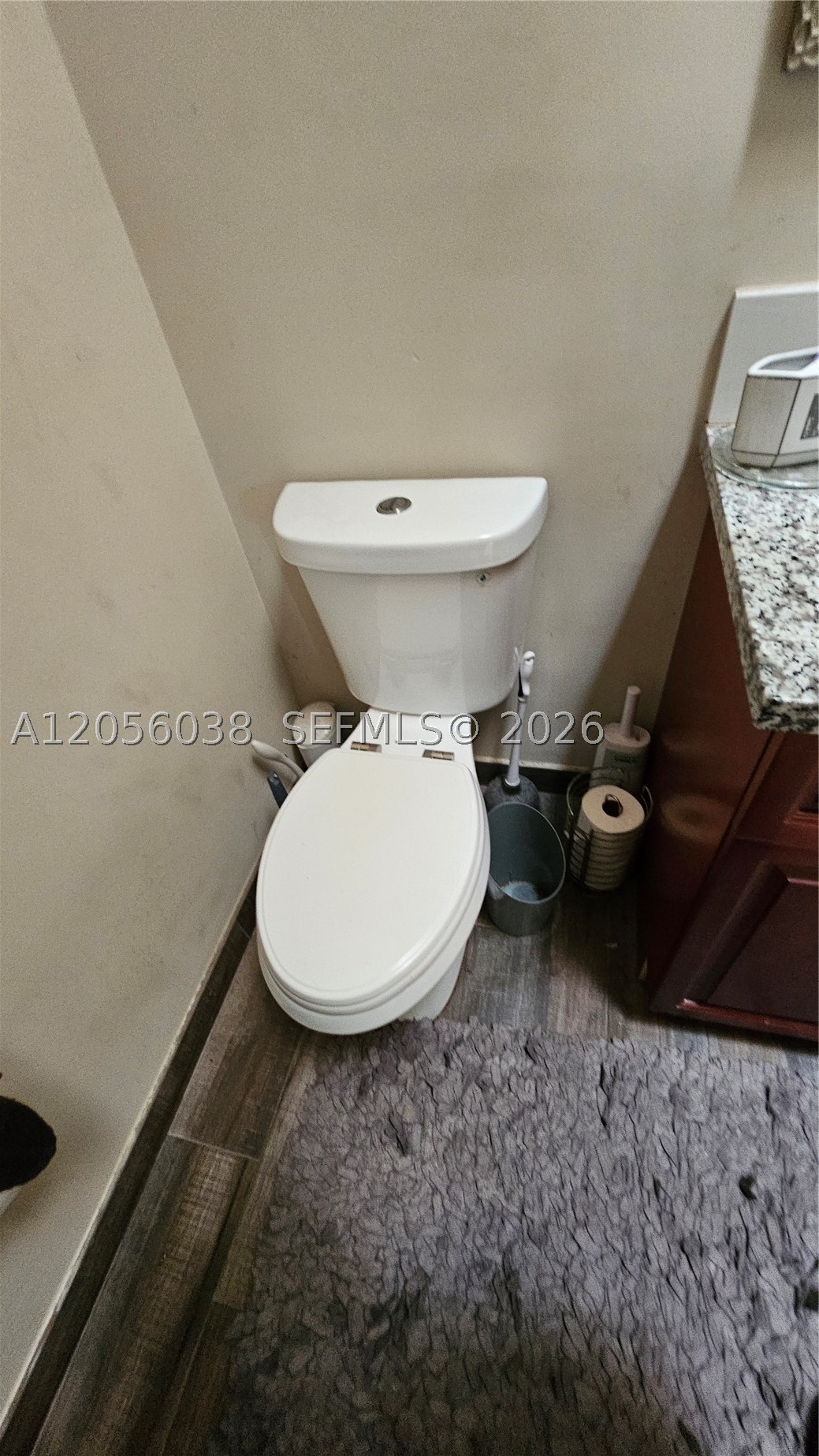 7252 Woodmont Ave Property Photo 45