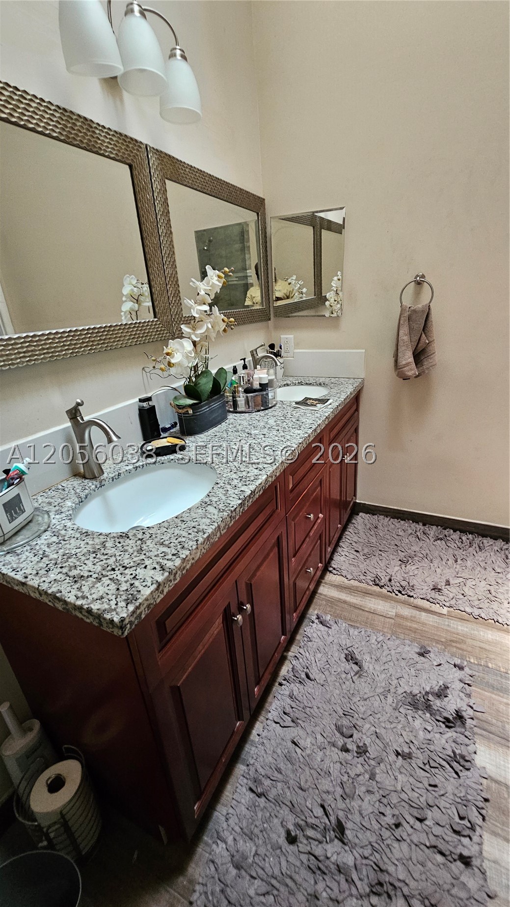 7252 Woodmont Ave Property Photo 46
