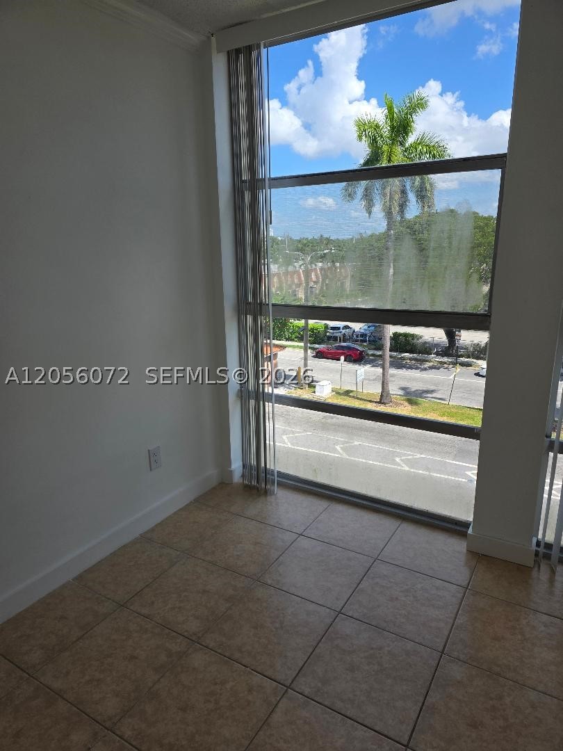 2000 Atlantic Shores Blvd 404 Property Photo 3