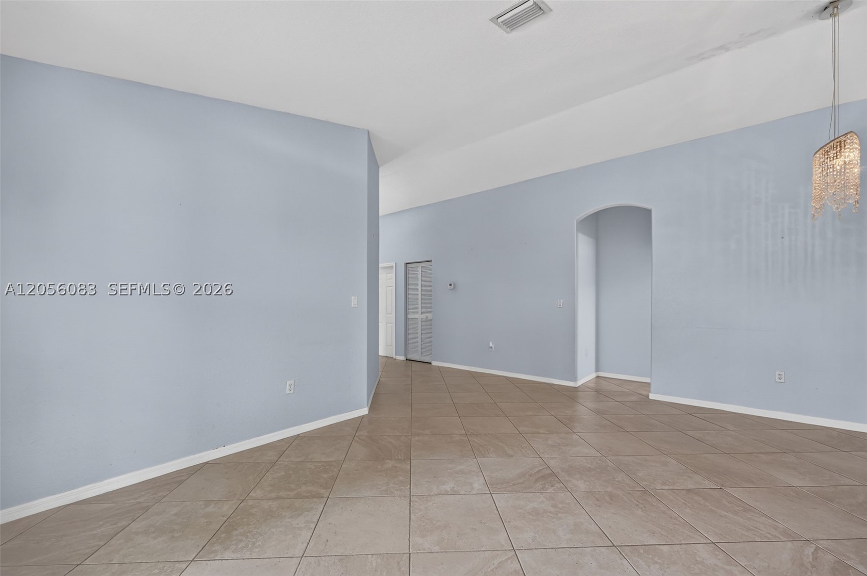2073 Se 13th St Property Photo 4