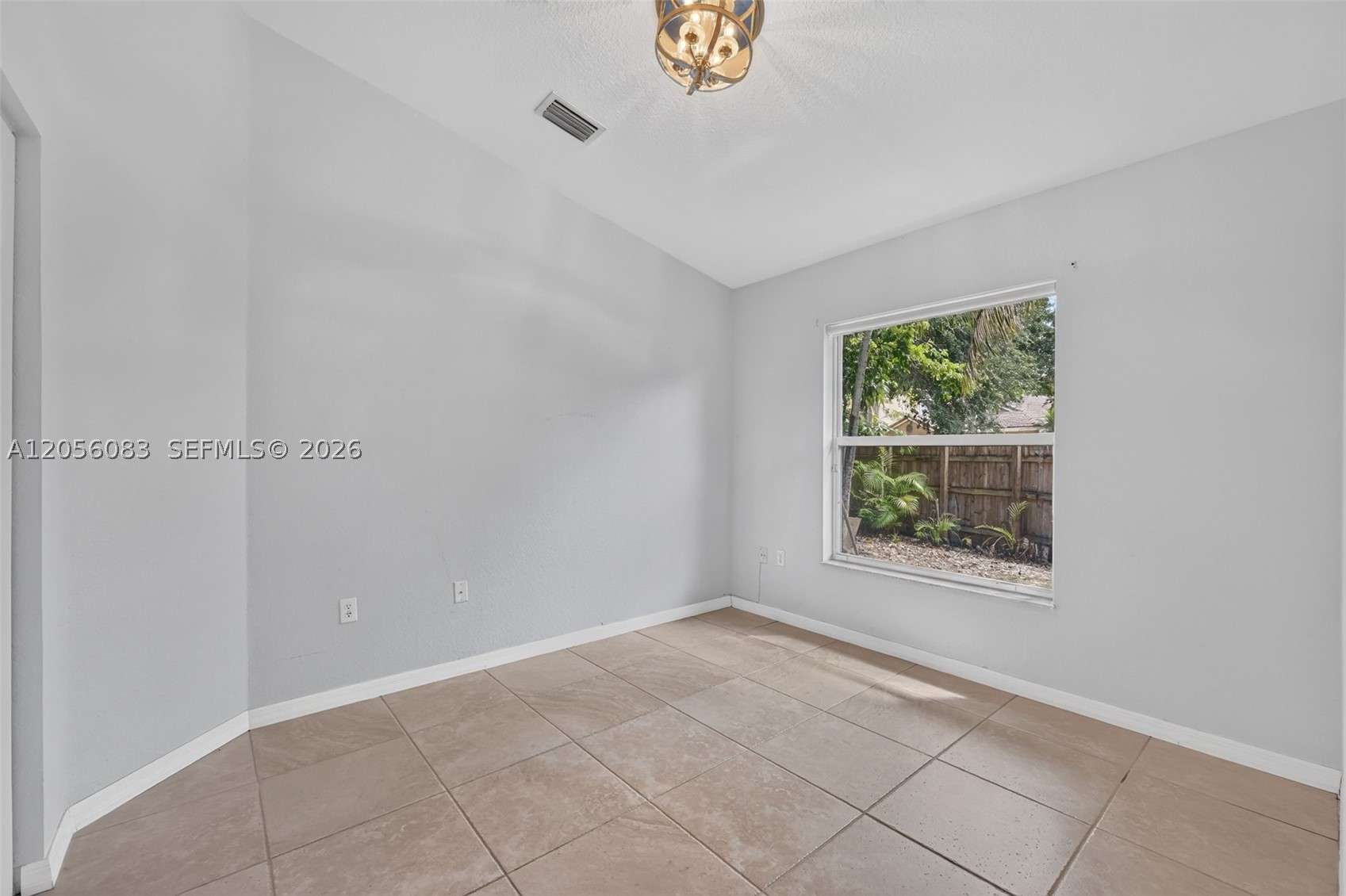 2073 Se 13th St Property Photo 12