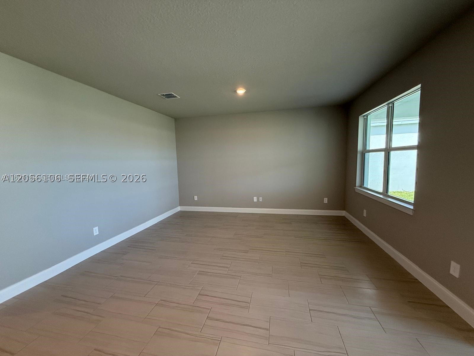 9008 Dahlia Cir Property Photo 7