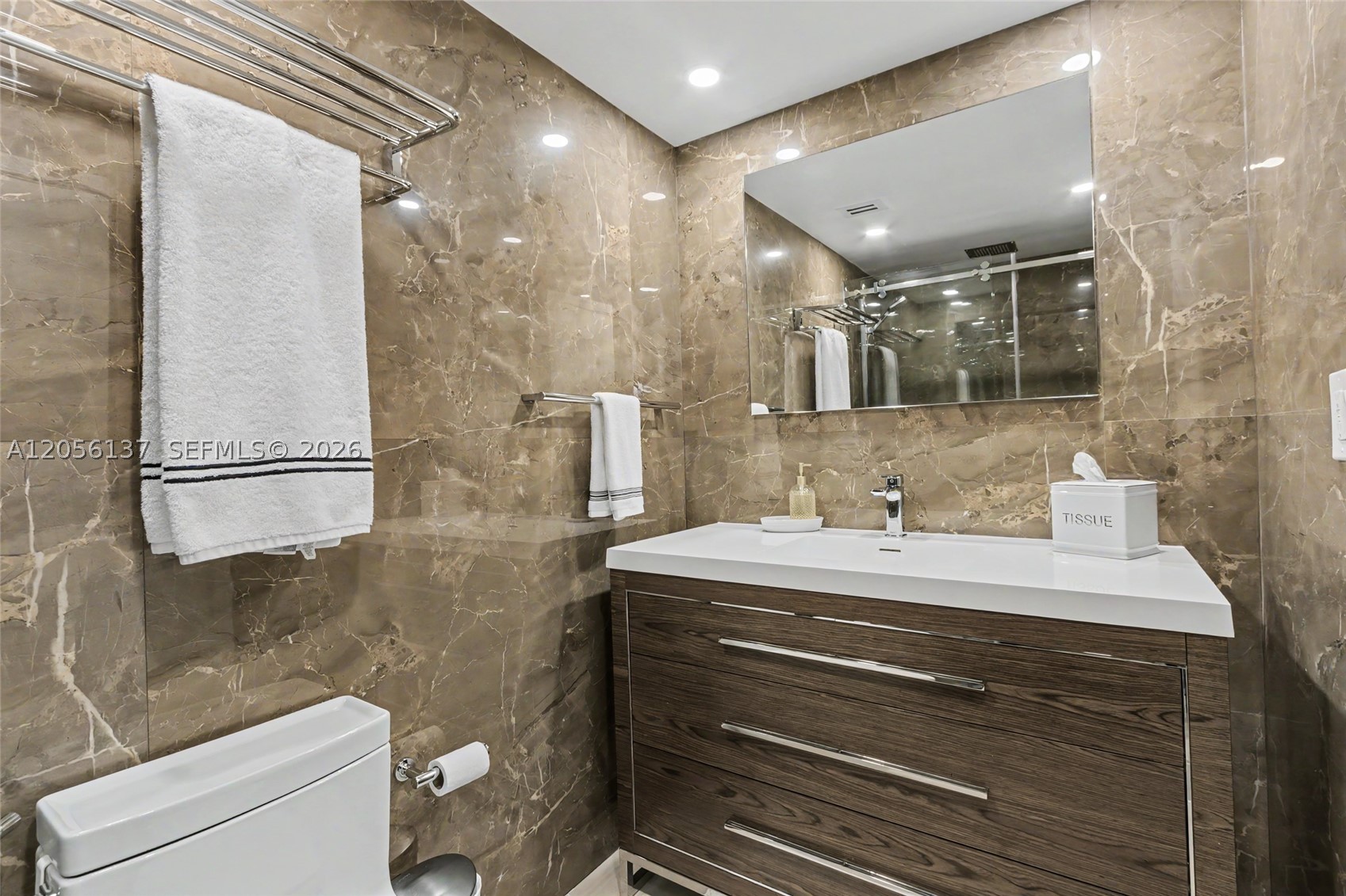 500 Bayview Dr 822 Property Photo 26
