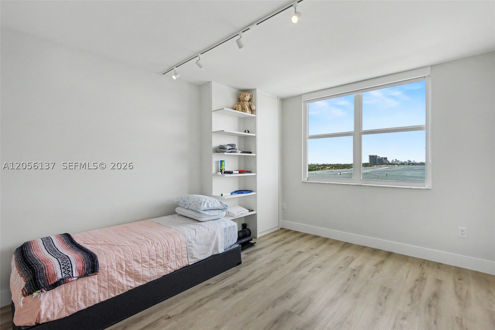 500 Bayview Dr 822 Property Photo 29