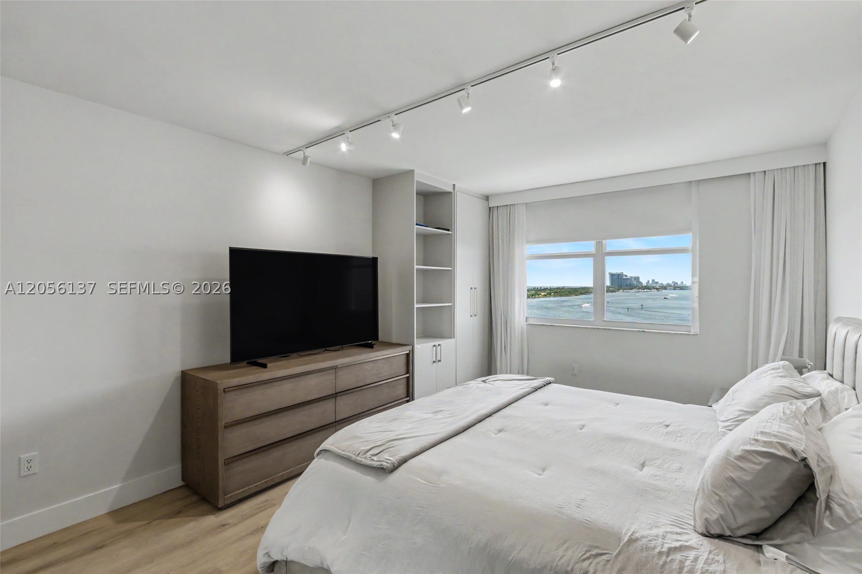 500 Bayview Dr 822 Property Photo 32