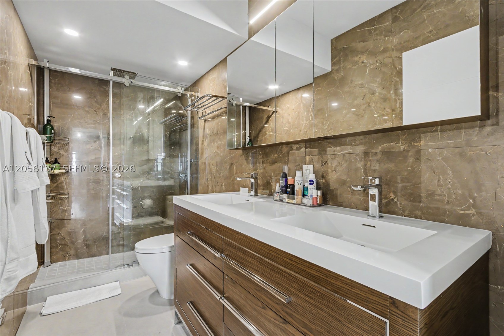 500 Bayview Dr 822 Property Photo 38