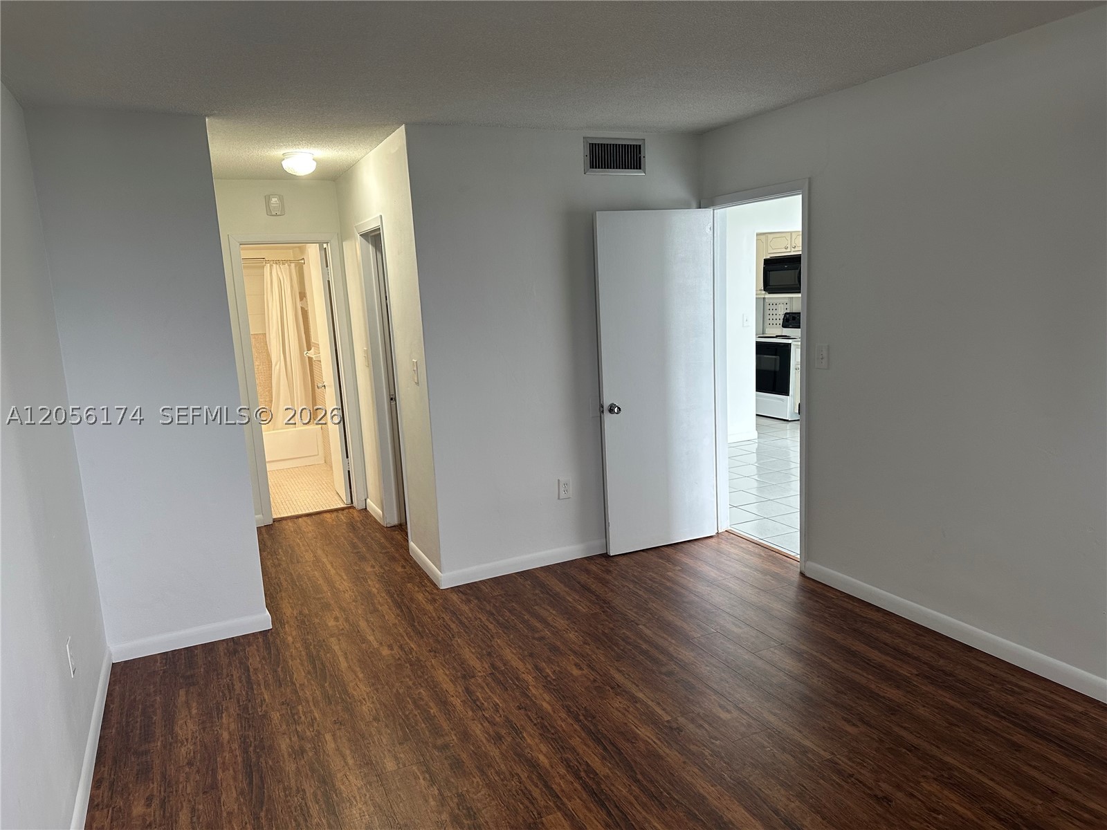12590 Ne 16th Ave 411 Property Photo 18