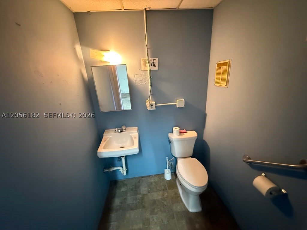 2675 W 76th St 3 Property Photo 3