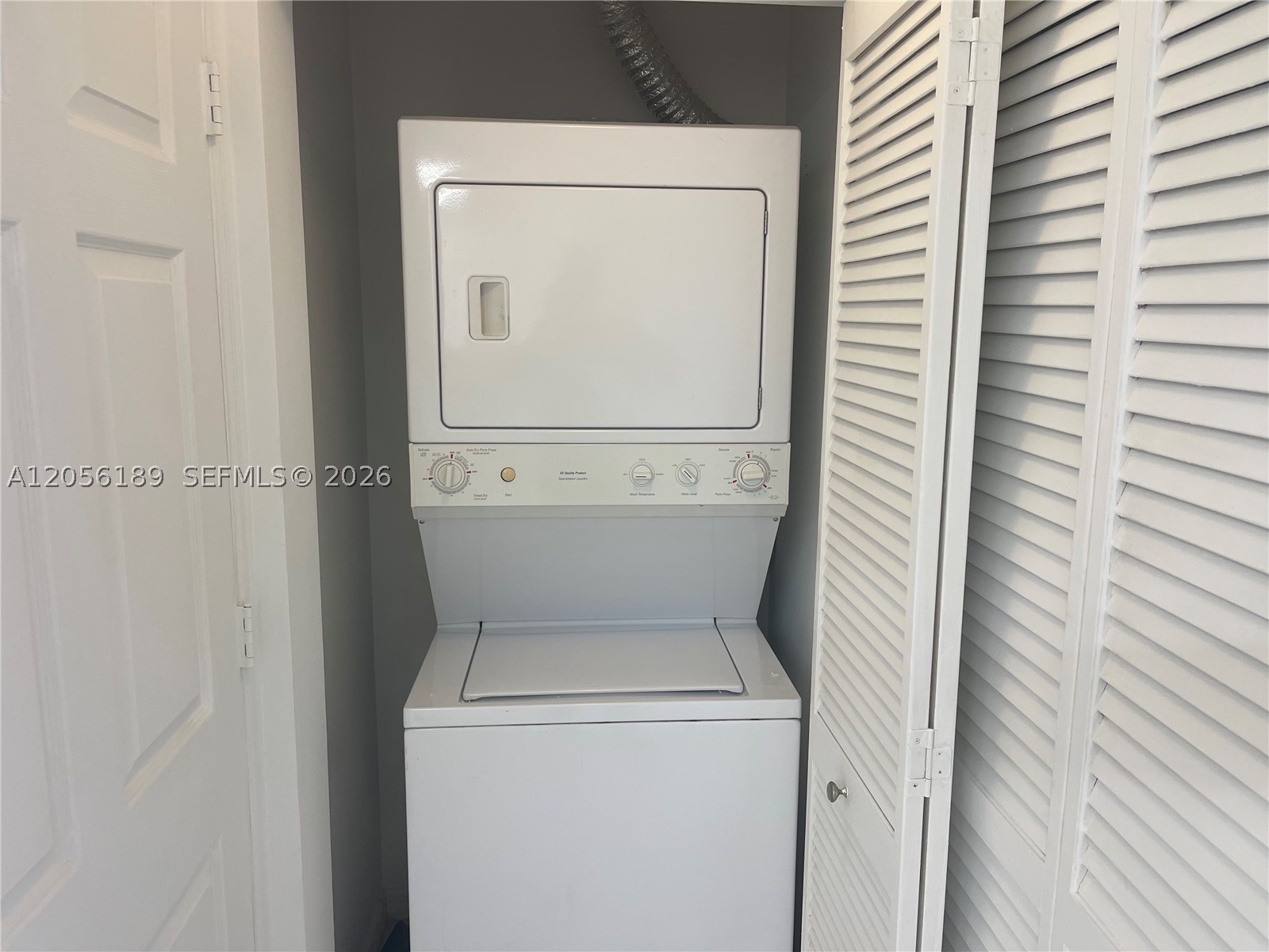 255 Evernia St 616 Property Photo 9