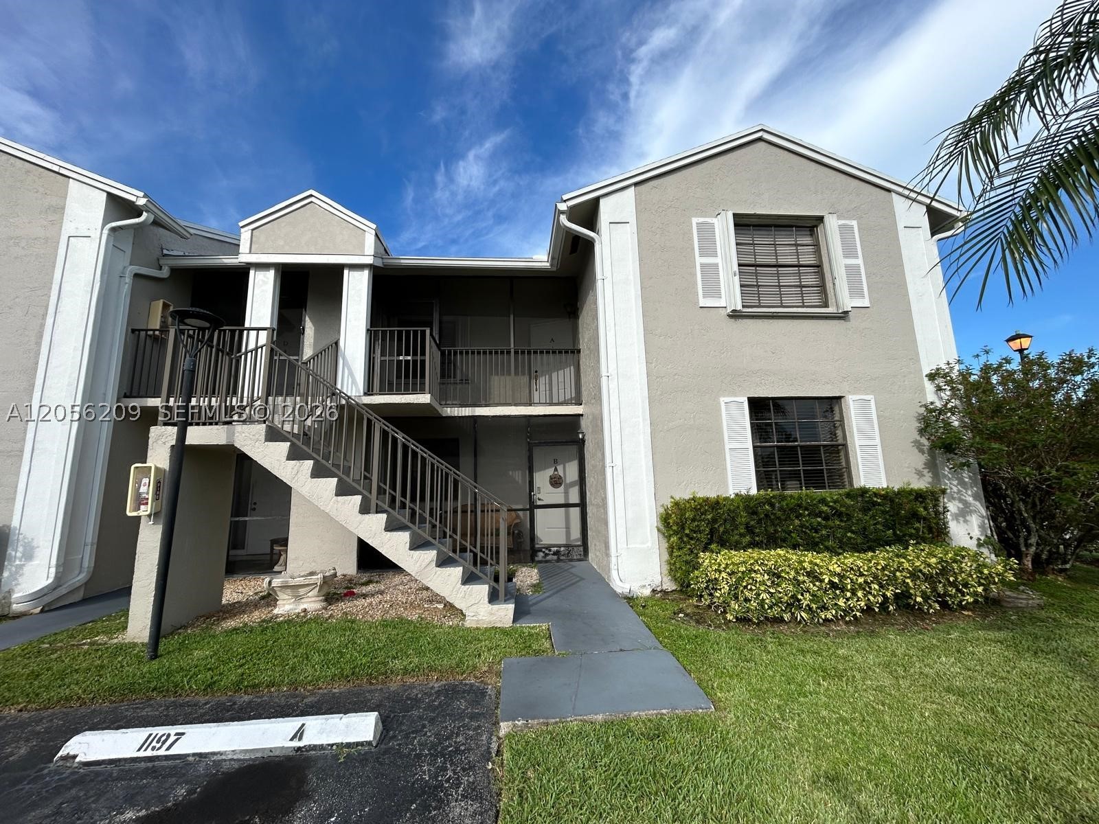 1197 Washington Cir 1197a Property Photo 4