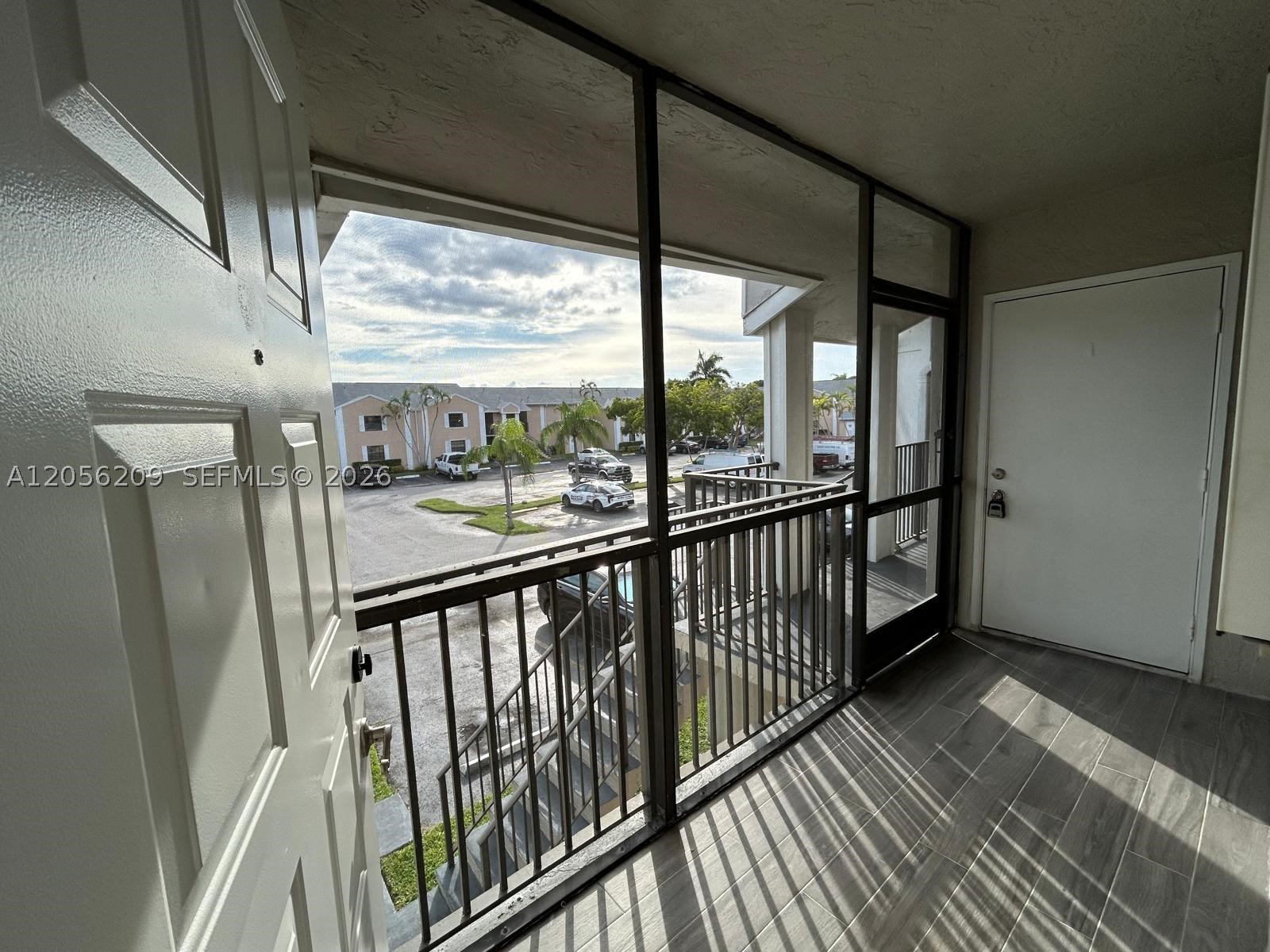 1197 Washington Cir 1197a Property Photo 6