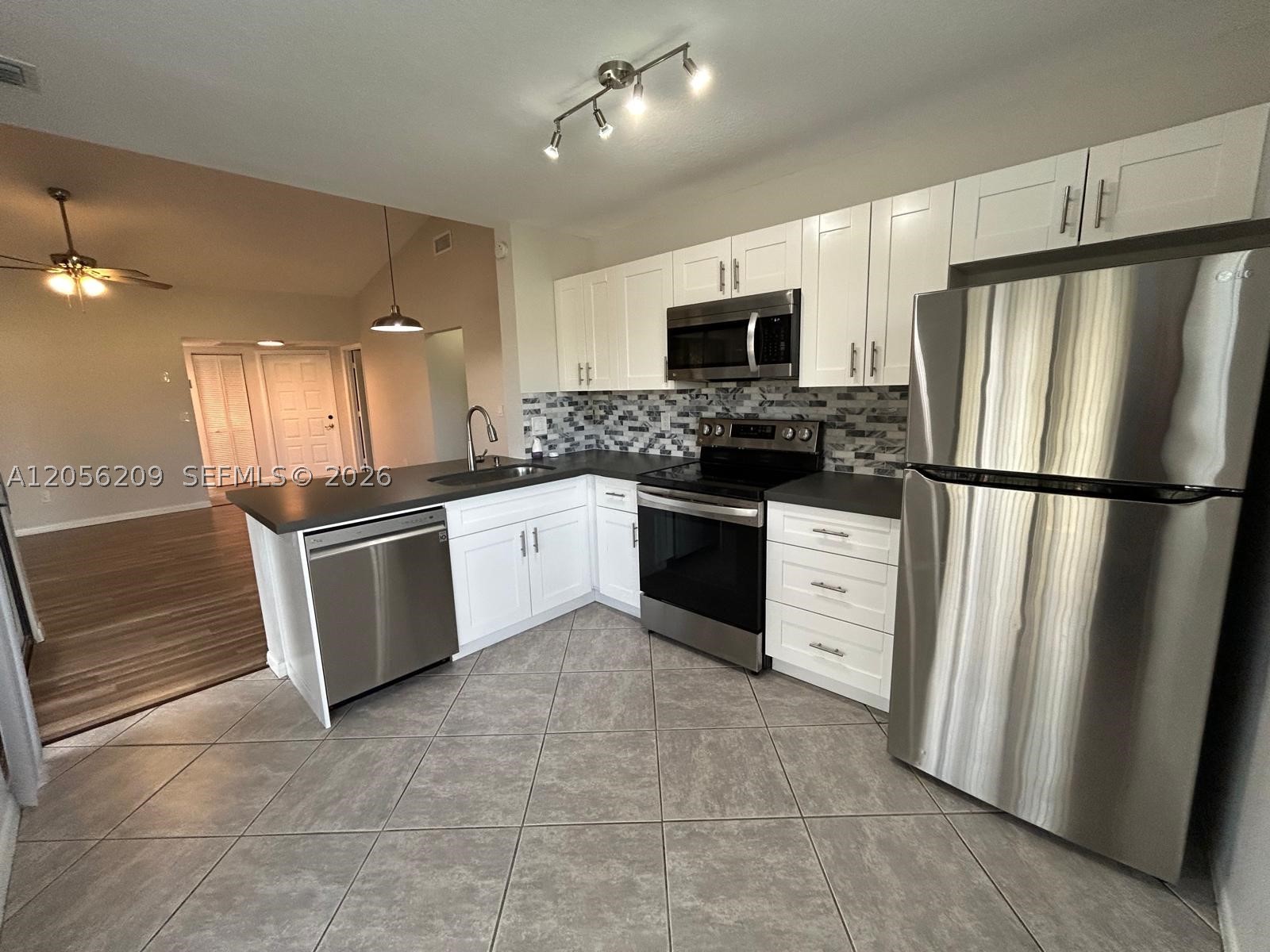 1197 Washington Cir 1197a Property Photo 16