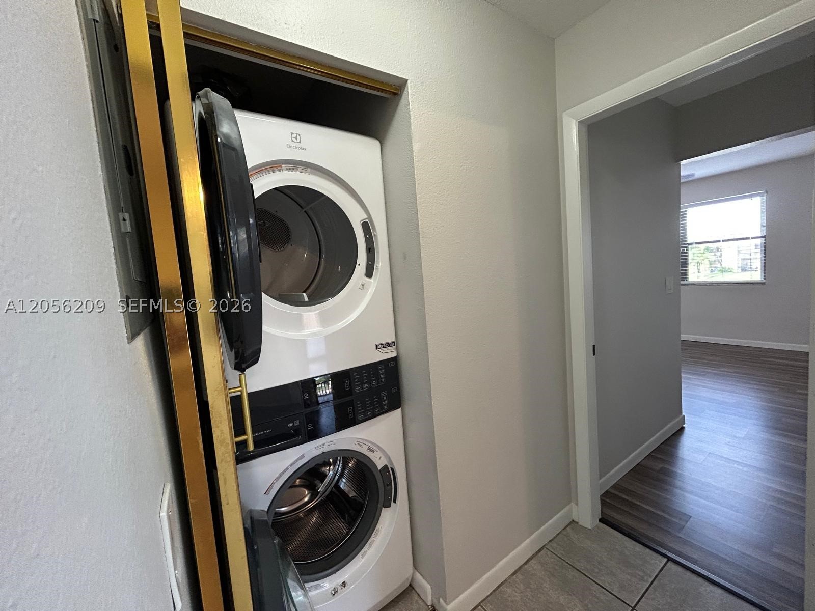 1197 Washington Cir 1197a Property Photo 18