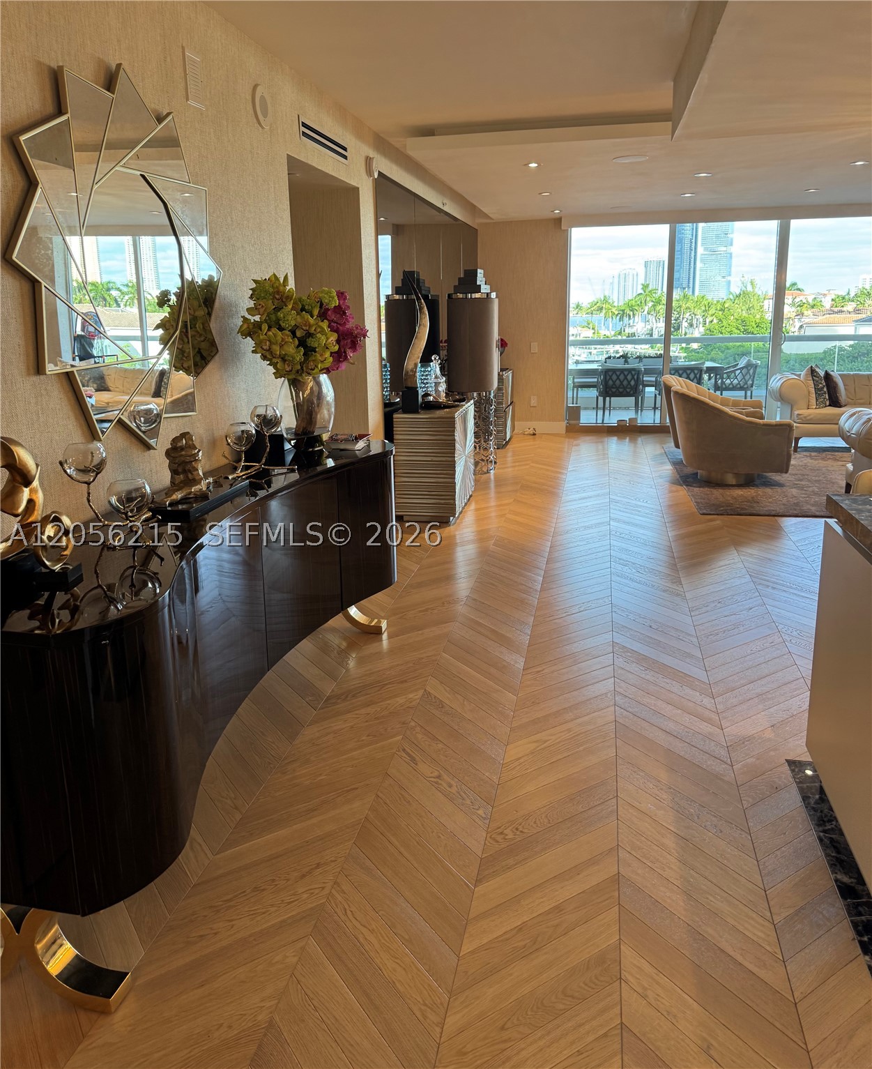 6000 Island Blvd 402 Property Photo 8