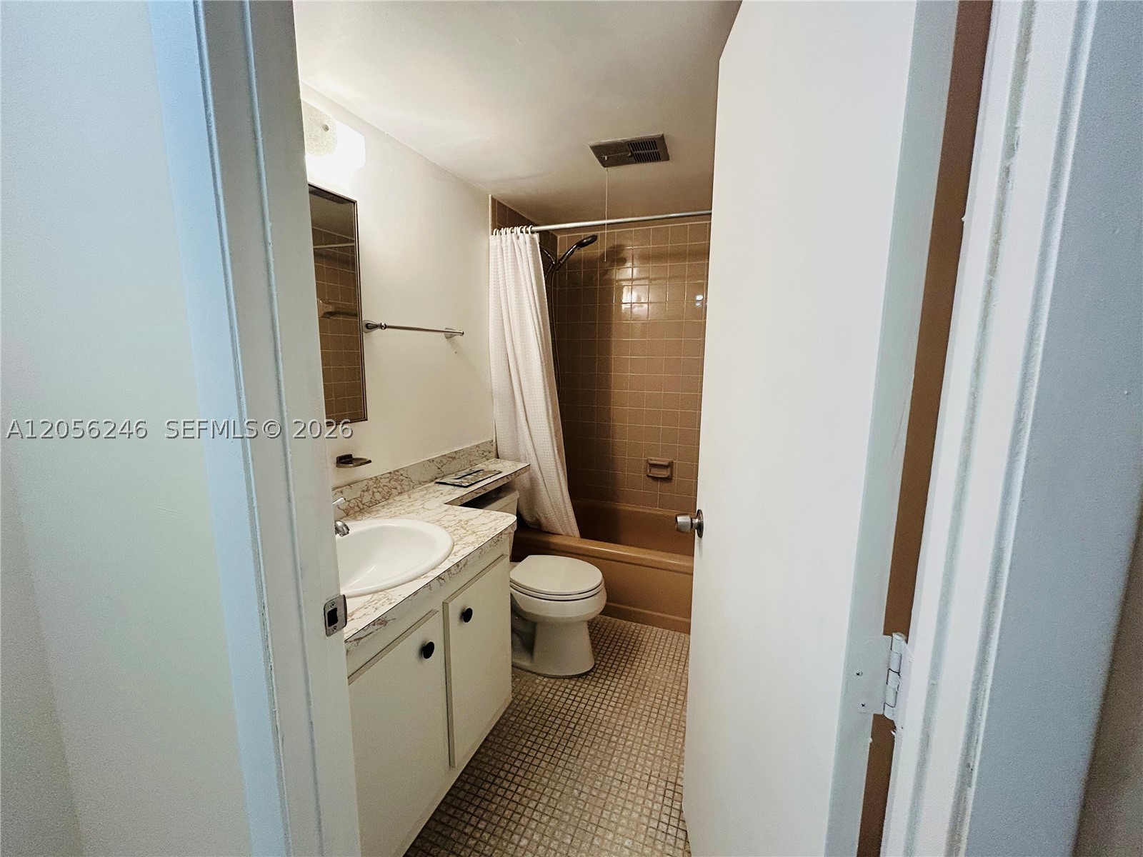 7355 Nw 18th St 104 Property Photo 12