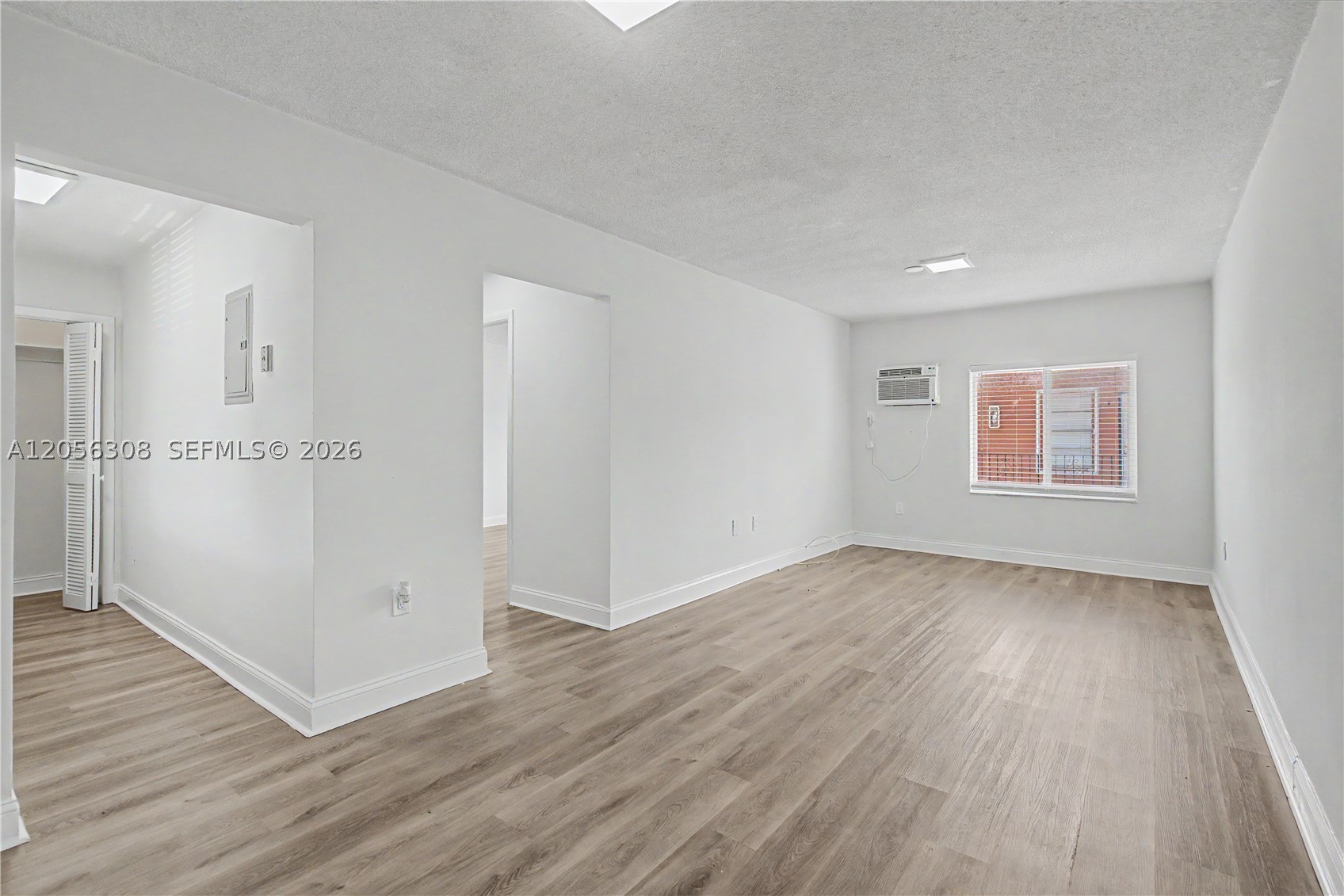 1245 SW 5th St 5 Property Photo 1