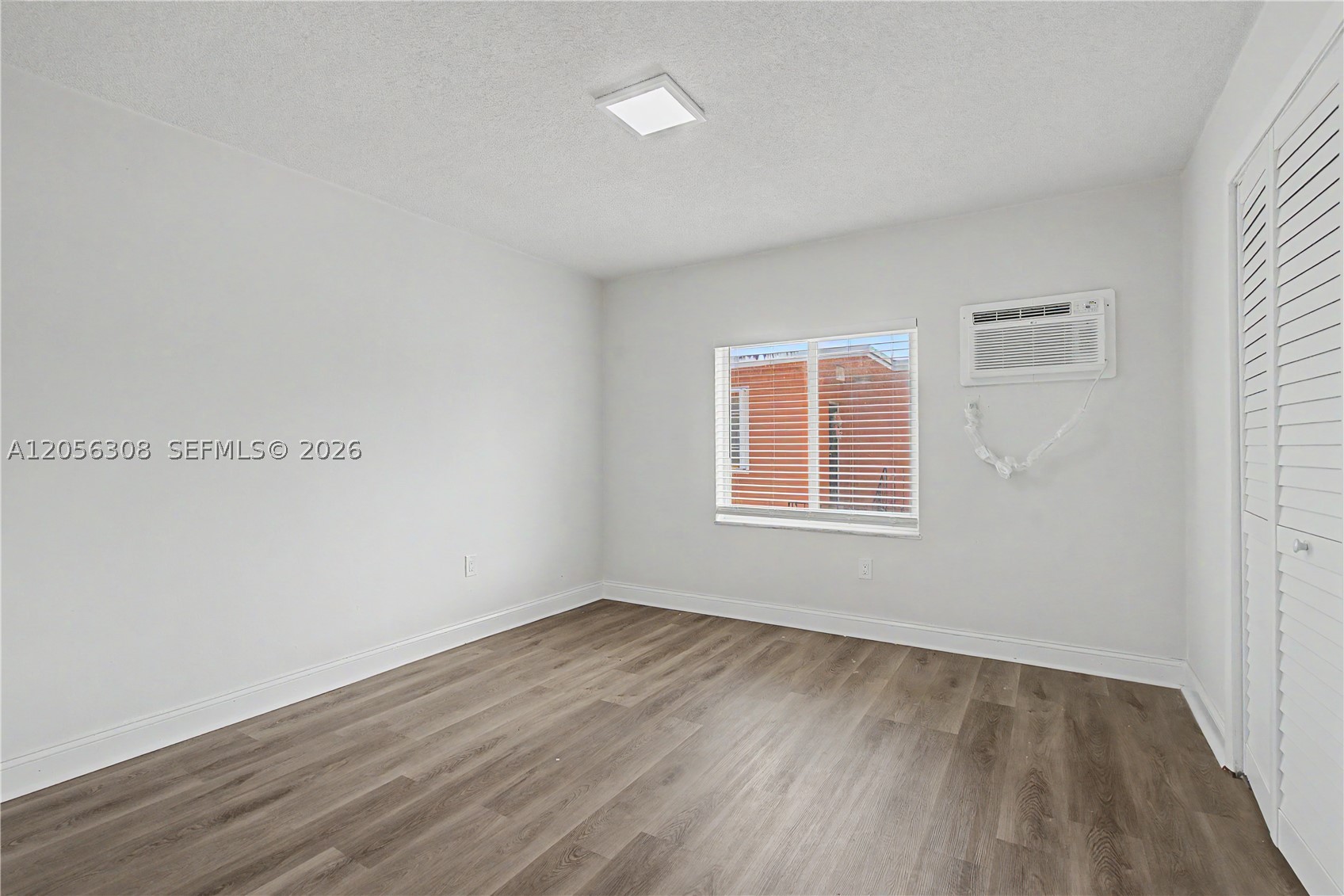 1245 Sw 5th St 5 Property Photo 4