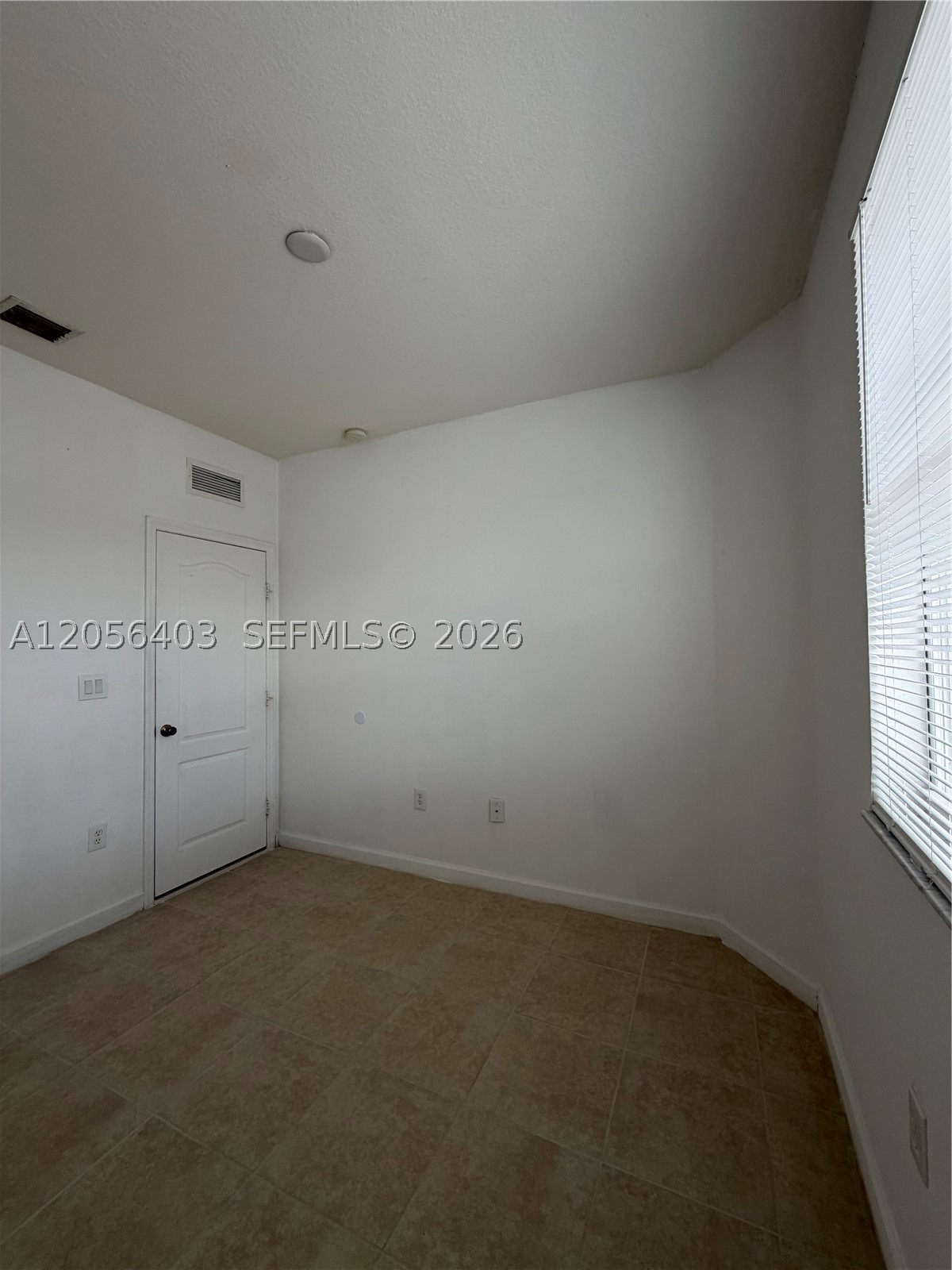 1661 Se 28th St 204 Property Photo 11
